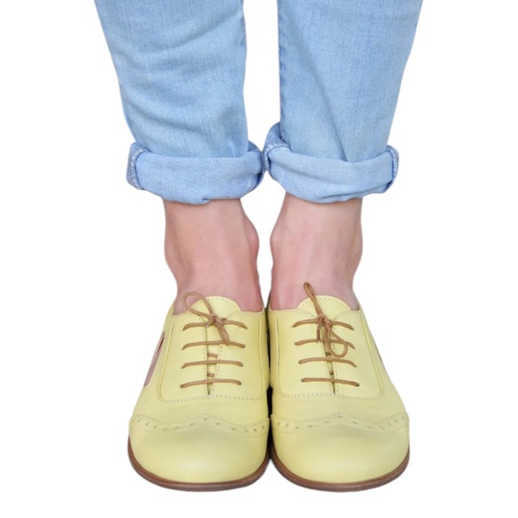JULIA BO Sunny Pastel Yellow Oxford Shoes - Picture 8 of 10